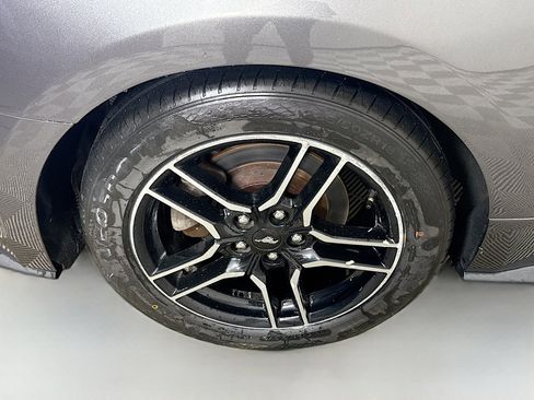 Used 2018 Ford Mustang Premium image 31