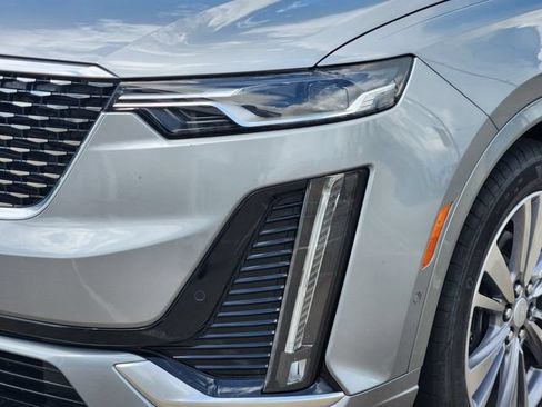Used 2025 Cadillac XT6 Premium Luxury w/ Technology Package FWD image 9