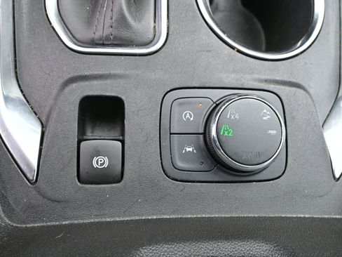 Used 2023 Chevrolet Traverse Premier image 26