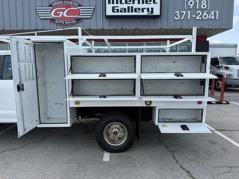 Used 2017 Ford F350 XL w/ Trailer Tow Package image 11