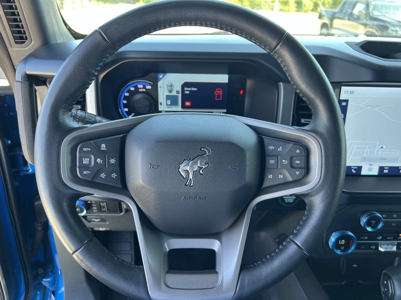 Used 2023 Ford Bronco Outer Banks w/ Sasquatch Package AWD/4WD image 13