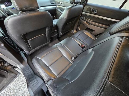 Used 2018 Ford Explorer XLT w/ Equipment Group 202A image 18