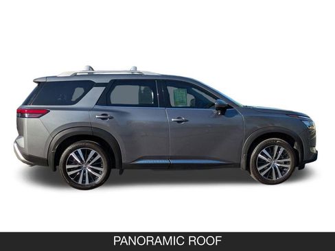 Certified 2025 Nissan Pathfinder Platinum w/ Cargo Package FWD image 6