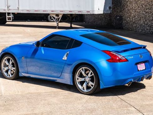 Used 2010 Nissan 370Z Touring w/ Sport Pkg RWD image 43