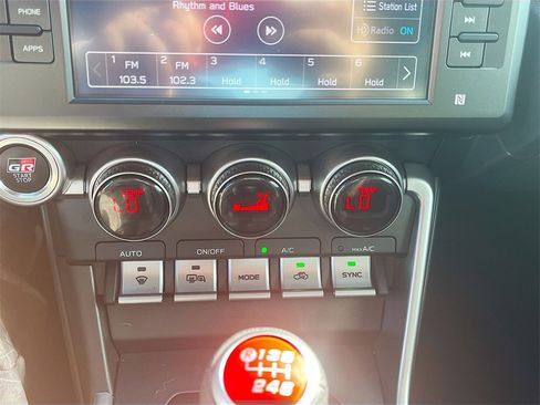 Used 2025 Toyota GR86 Premium image 15