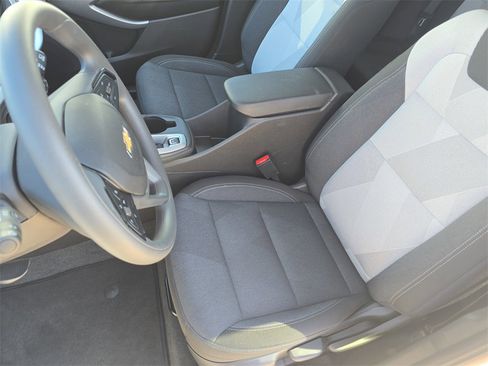 Used 2025 Chevrolet Trax LS image 15