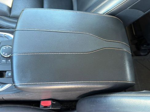 Used 2021 Chevrolet Traverse Premier image 20