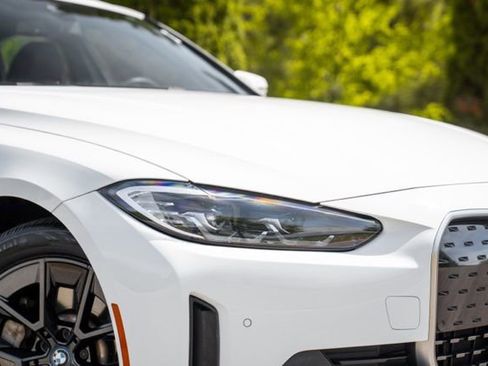 Used 2023 BMW i4 eDrive35 w/ Premium Package RWD image 8
