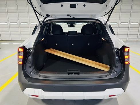 New 2025 Nissan Kicks SV image 8