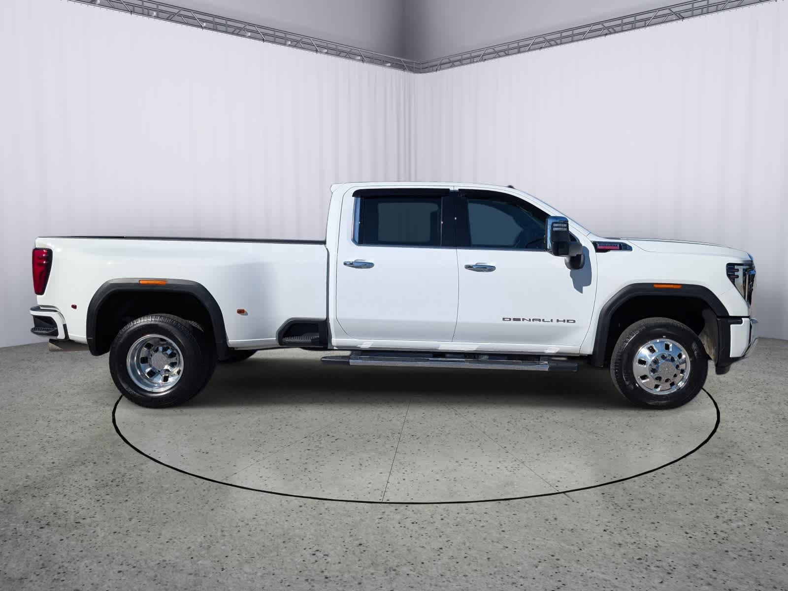 Certified 2026 GMC Sierra 3500 Denali AWD/4WD image 2