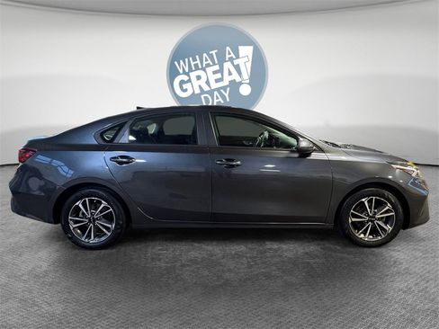 Certified 2023 Kia Forte LXS image 2