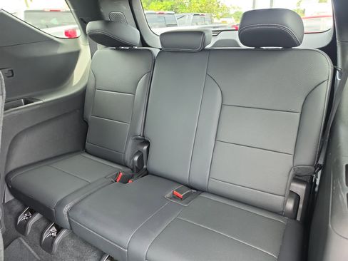 Certified 2026 Chevrolet Traverse LT FWD image 13
