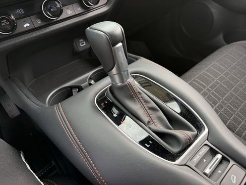 Used 2024 Honda HR-V Sport image 22