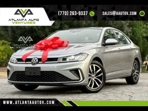 Used 2025 Volkswagen Jetta SE image 1