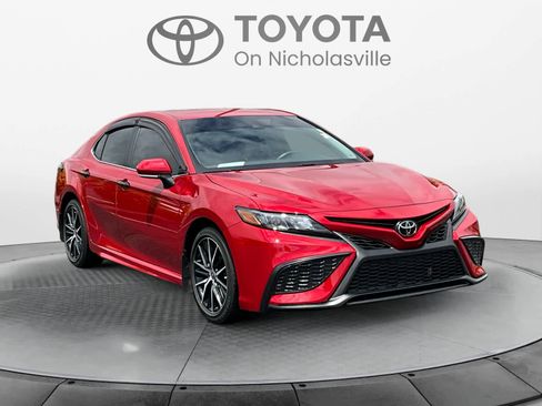 Used 2023 Toyota Camry SE FWD image 8