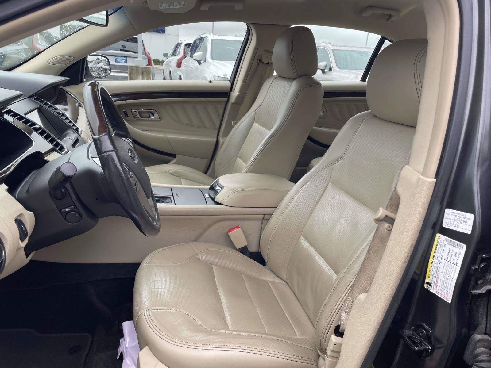 Used 2016 Ford Taurus Limited FWD image 8