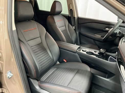 Used 2025 Nissan Rogue SV w/ Rock Creek Premium Package image 6