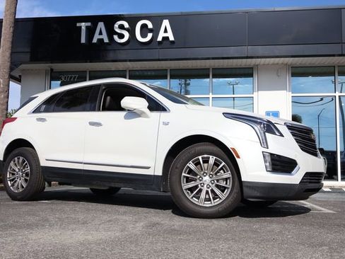 Used 2017 Cadillac XT5 Luxury w/ Driver Awareness Package FWD image 1