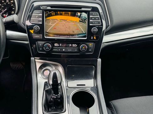 Used 2019 Nissan Maxima 3.5 S w/ Floor Mat Group FWD image 12