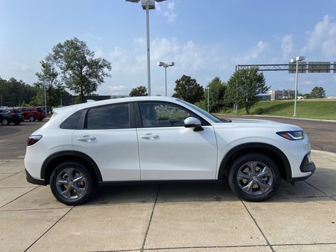 New 2026 Honda HR-V LX image 12