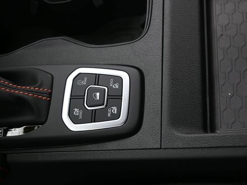 New 2026 Nissan Frontier PRO-4X w/ Tow Package AWD/4WD image 23