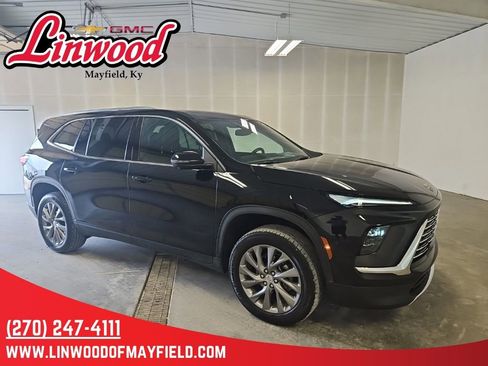 Used 2025 Buick Enclave Preferred FWD image 1