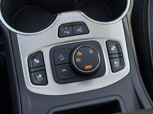 Used 2024 GMC Terrain Denali w/ Denali Premium Package AWD/4WD image 33