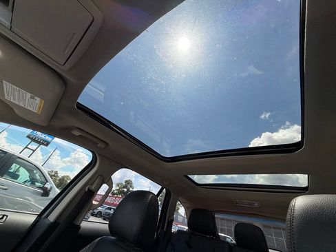 Used 2013 Ford Edge Limited FWD image 10