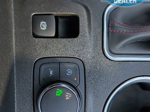 Used 2023 Chevrolet Traverse RS image 28