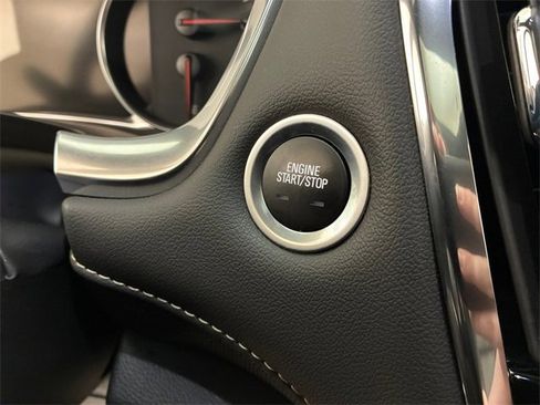 Used 2023 Chevrolet Traverse Premier image 24