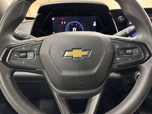 Used 2025 Chevrolet Trax LT FWD image 27