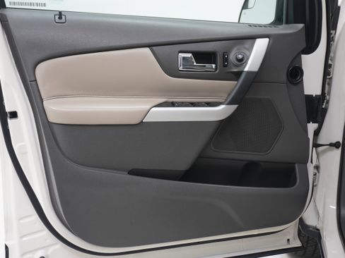 Used 2013 Ford Edge SEL FWD image 13