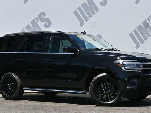 Used 2022 Ford Expedition XLT AWD/4WD image 3