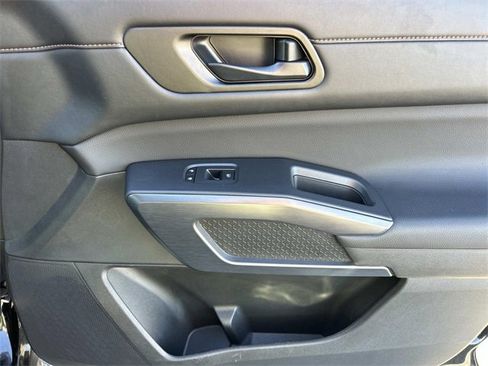 Used 2025 Nissan Pathfinder Rock Creek image 29
