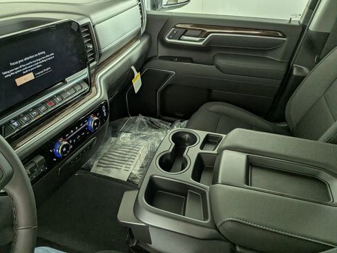 New 2026 GMC Sierra 2500 SLE w/ SLE Value Package; AWD/4WD image 23
