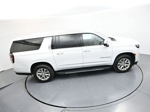 Used 2023 Chevrolet Suburban Premier image 41