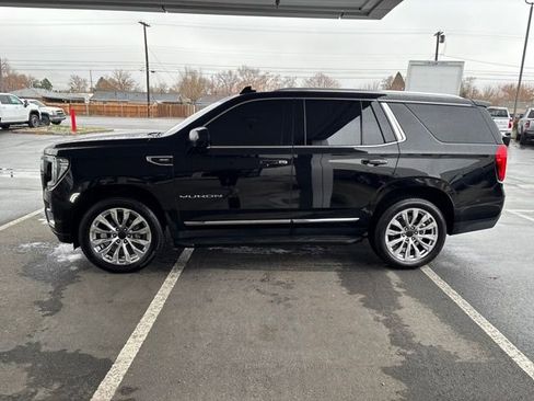 Used 2021 GMC Yukon SLT image 2
