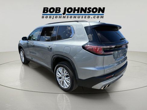 Used 2025 GMC Acadia Elevation w/ Elevation Premium Package AWD/4WD image 5