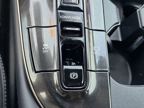 Used 2024 Toyota Crown Platinum AWD/4WD image 22
