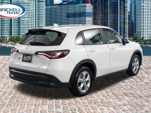 Used 2025 Honda HR-V LX image 8