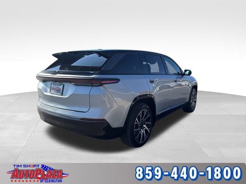 Used 2025 Jeep Wagoneer S Limited w/ Comfort Package image 10