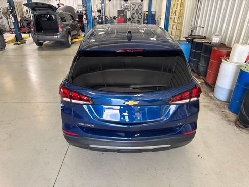 Used 2022 Chevrolet Equinox LT FWD image 9