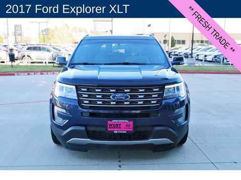 Used 2017 Ford Explorer XLT w/ Equipment Group 201A image 2