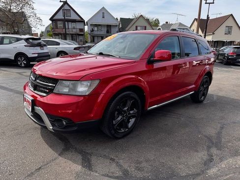 Used 2020 Dodge Journey Crossroad FWD image 3