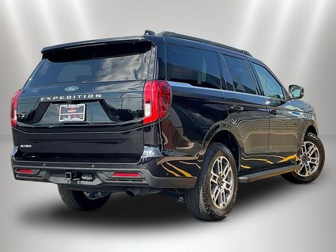 Used 2025 Ford Expedition Active AWD/4WD image 6