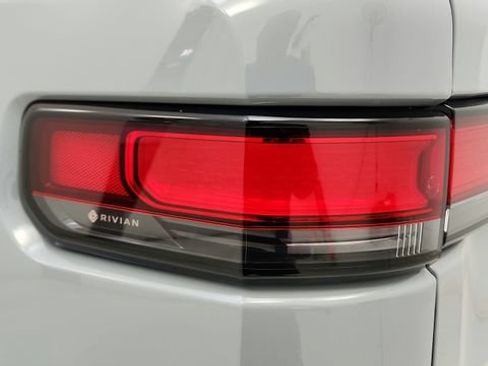 Used 2022 Rivian R1T Adventure AWD/4WD image 43