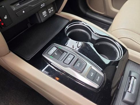 Used 2021 Honda Pilot Touring image 32