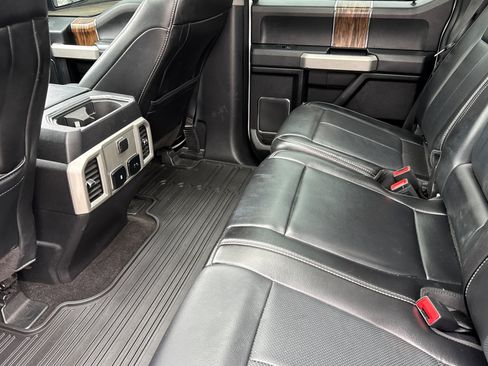 Used 2019 Ford F150 Lariat w/ FX4 Off-Road Package AWD/4WD image 12