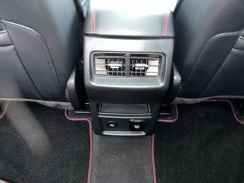 Used 2024 Ford Edge ST-Line w/ Class II Trailer Tow Package image 13