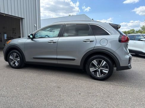 Used 2022 Kia Niro LXS FWD image 9